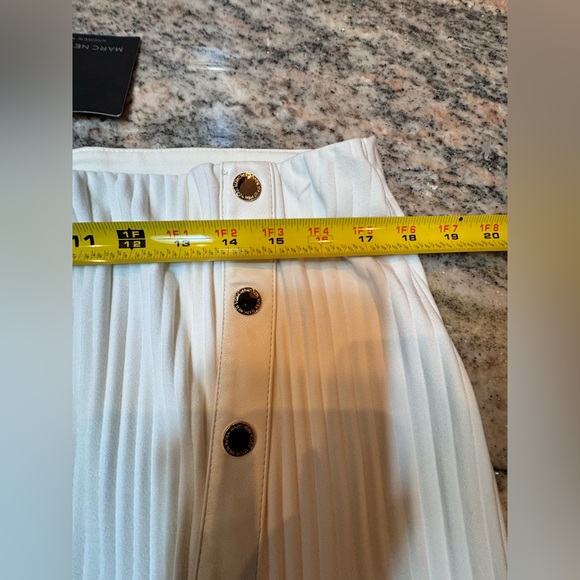 NWT. Marc New York cream colored pleated skirt with gold buttons. - Picture 6 of 12